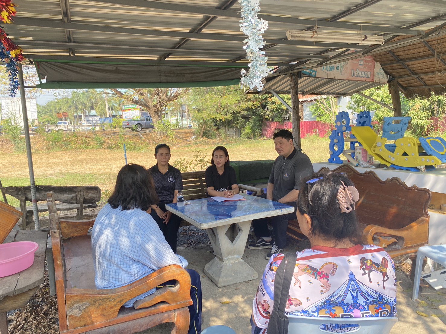 ลงพื้นที่ติดตามหนี้กองทุนพัฒนาบทบาทสตรี 