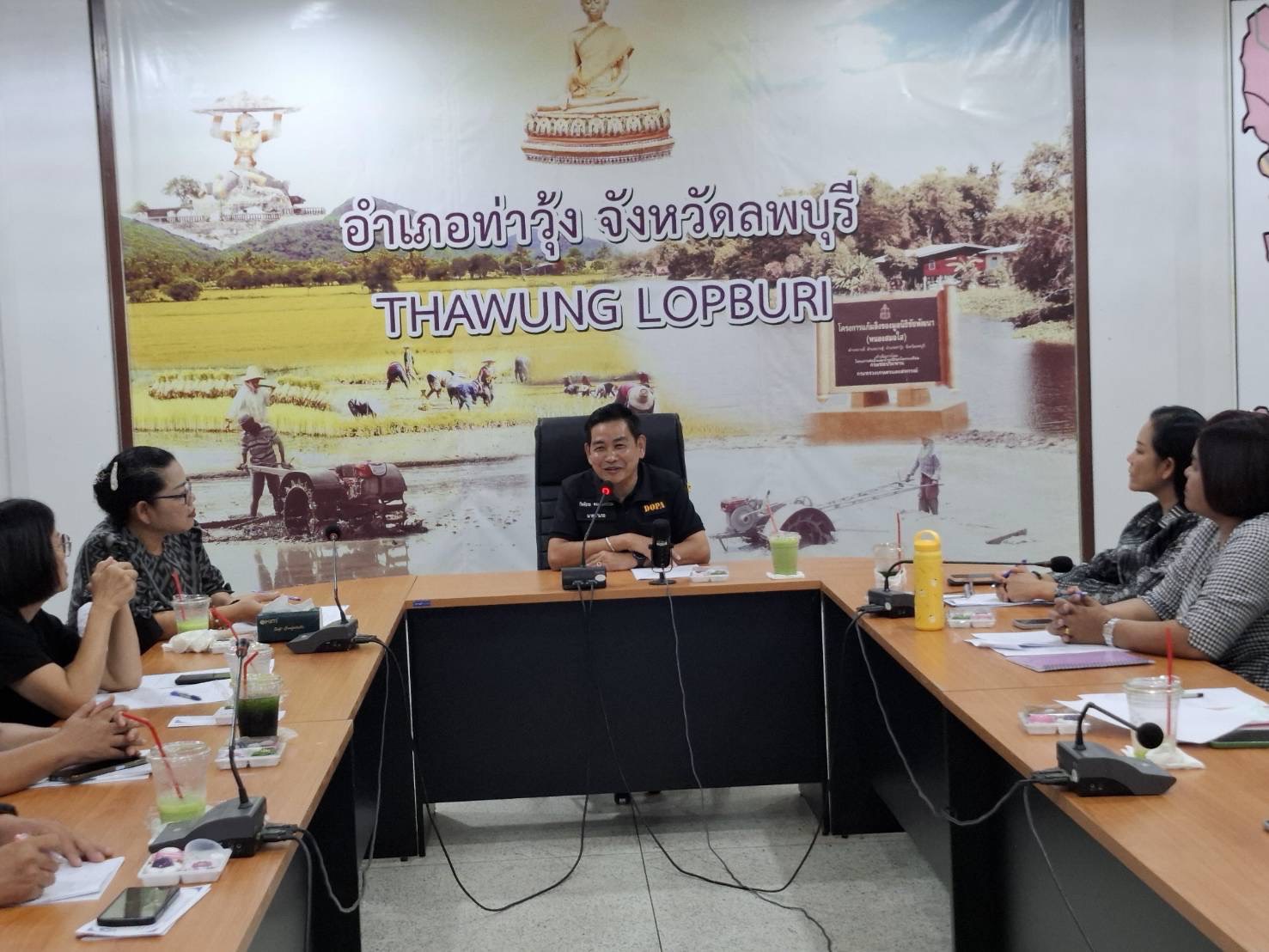 ประชุมคณะอนุกรรมการกลั่นกรองและติดตามการดำเนินงานกองทุนพัฒนาบทบาทสตรีอำเภอท่าวุ้ง ครั้งที่ 3 ประจำปีงบประมาณ พ.ศ. 2569 