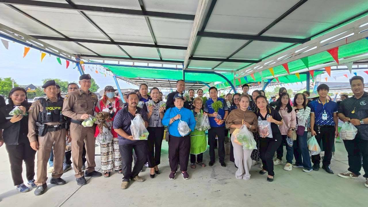 สพอ.ท่าวุ้ง ร่วมเตรียมความพร้อมจัดสถานที่ กิจกรรม KICK OFF “ไทยช่วยไทย” ตามนโยบายรัฐบาล 